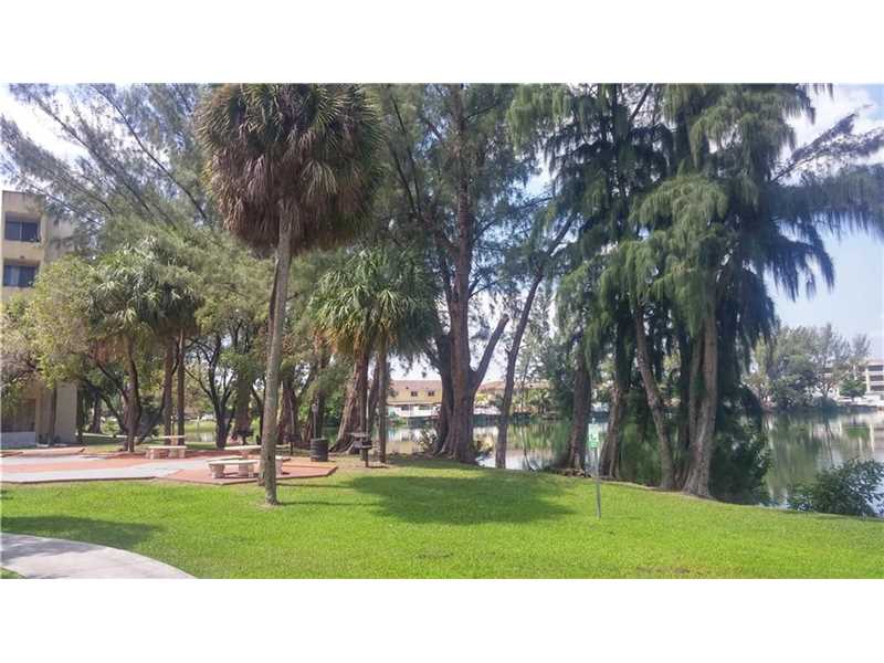 10090 Northwest 80th Ct, Hialeah Gardens, FL 33016