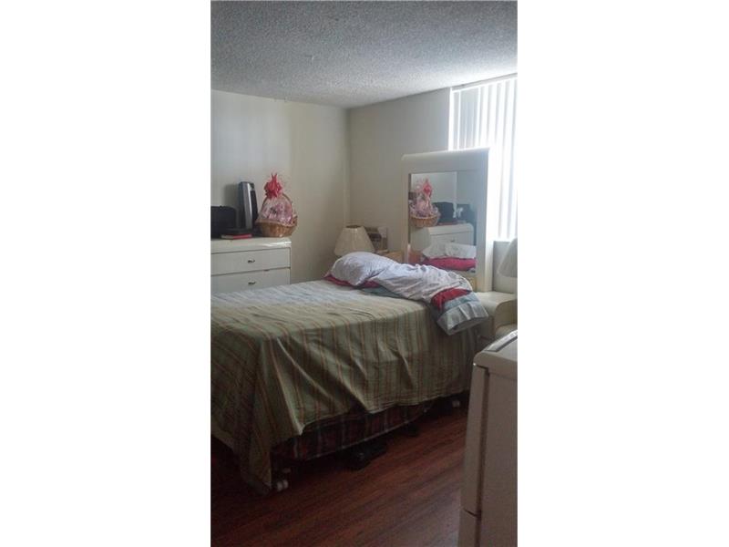 10090 Northwest 80th Ct, Hialeah Gardens, FL 33016