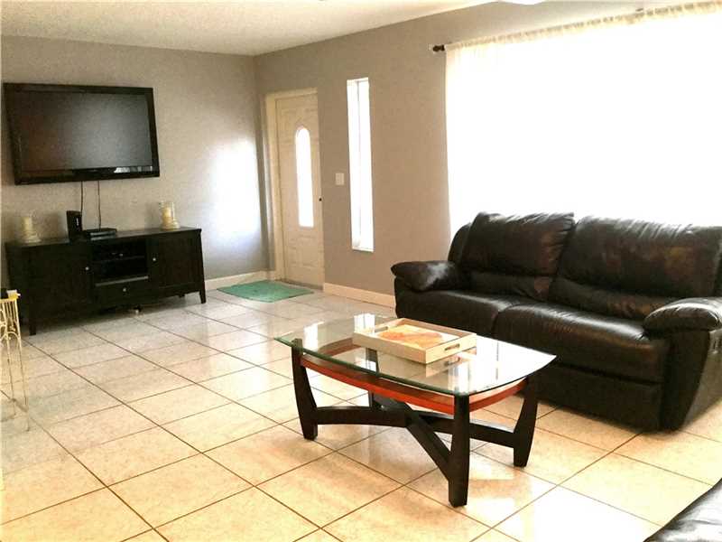 339Oregon St, Hollywood, FL 33019
