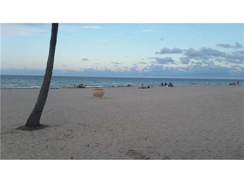1901 North Surf Rd, Hollywood, FL 33019