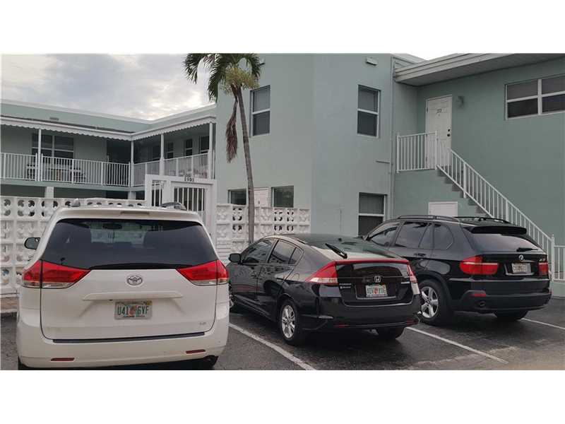 1901 North Surf Rd, Hollywood, FL 33019
