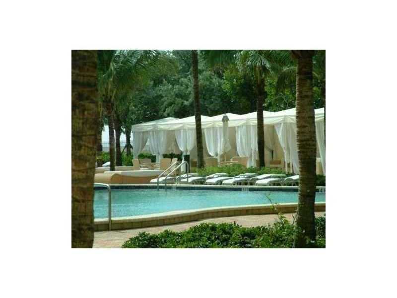 3000 South Ocean Dr, Hollywood, FL 33019