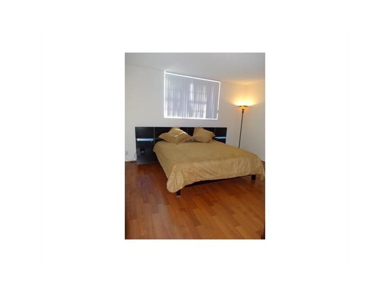 4001 South Ocean Dr, Hollywood, FL 33019