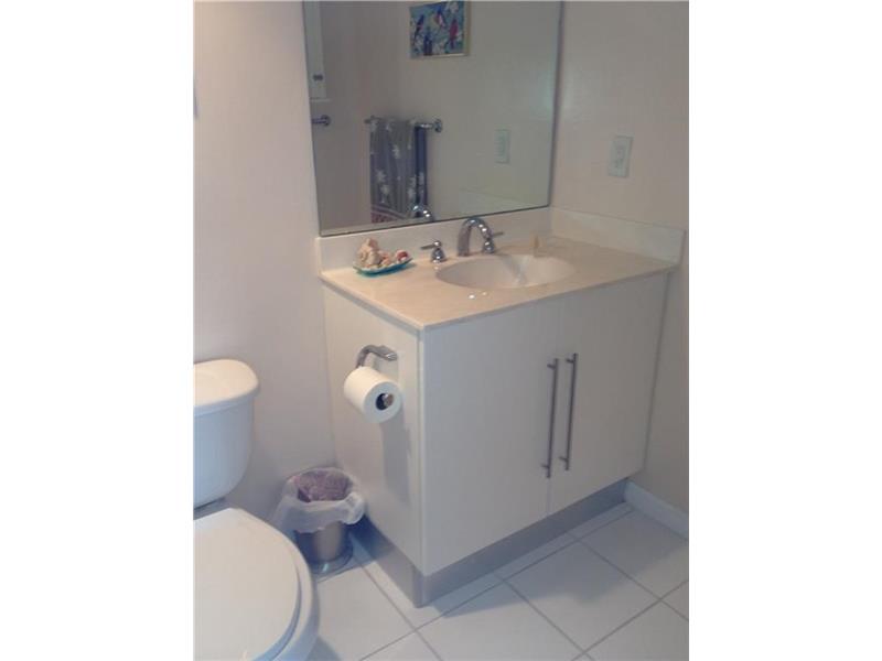 3000 South Ocean Dr, Hollywood, FL 33019
