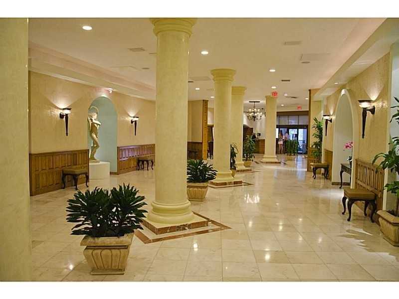 3725 South Ocean Dr, Hollywood, FL 33019