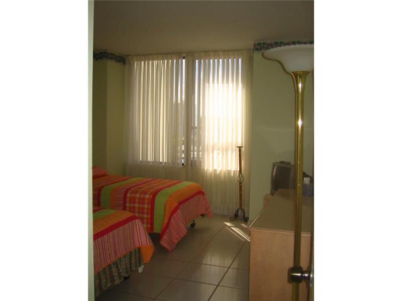 3505 South Ocean Dr, Hollywood, FL 33019