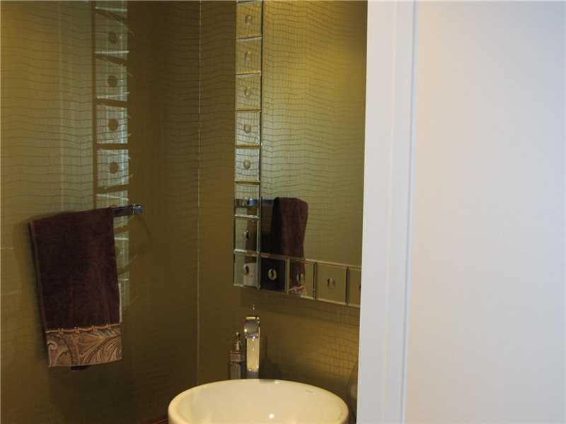 2711 South Ocean Dr, Hollywood, FL 33019