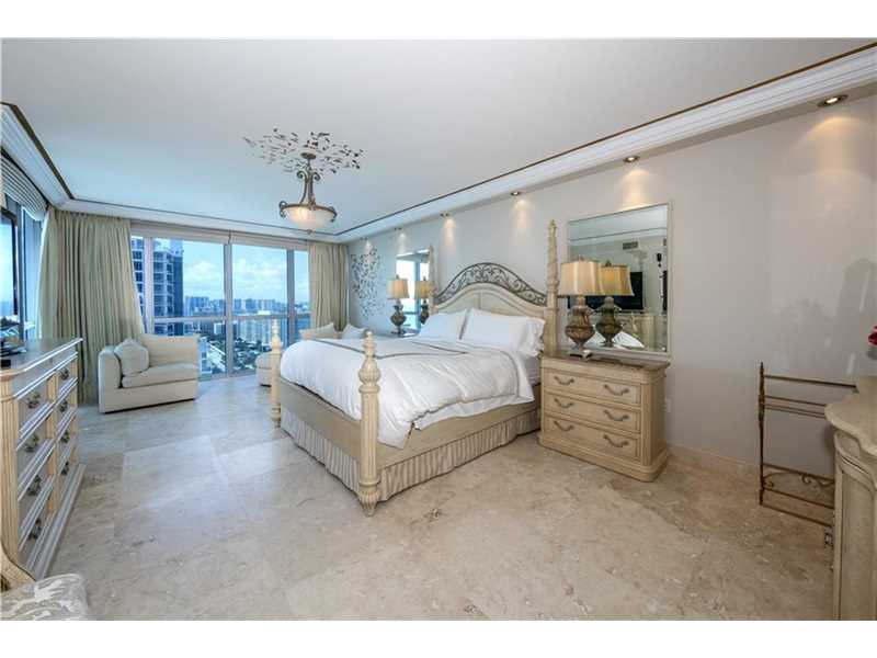 3101 South Ocean Dr, Hollywood, FL 33019