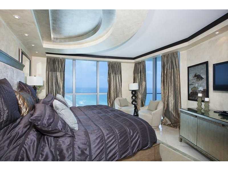 3101 South Ocean Dr, Hollywood, FL 33019
