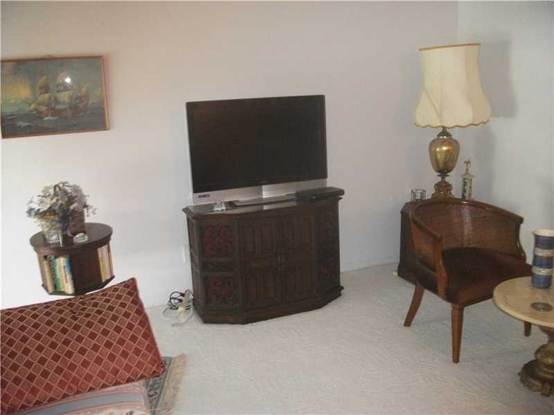 1351 North 12th Ct, Hollywood, FL 33019
