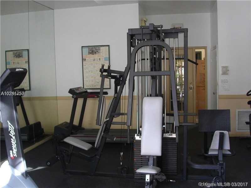 530 South Park Rd, Hollywood, FL 33021