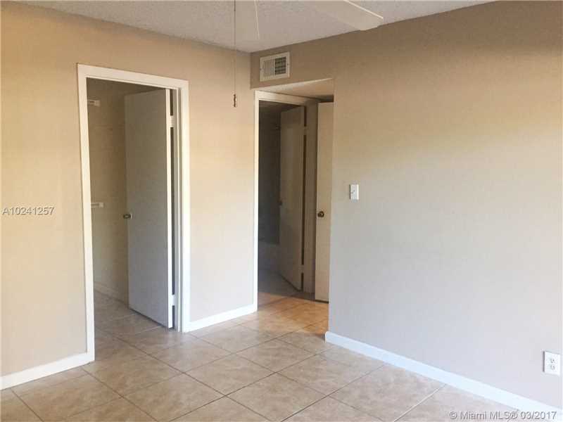 530 South Park Rd, Hollywood, FL 33021