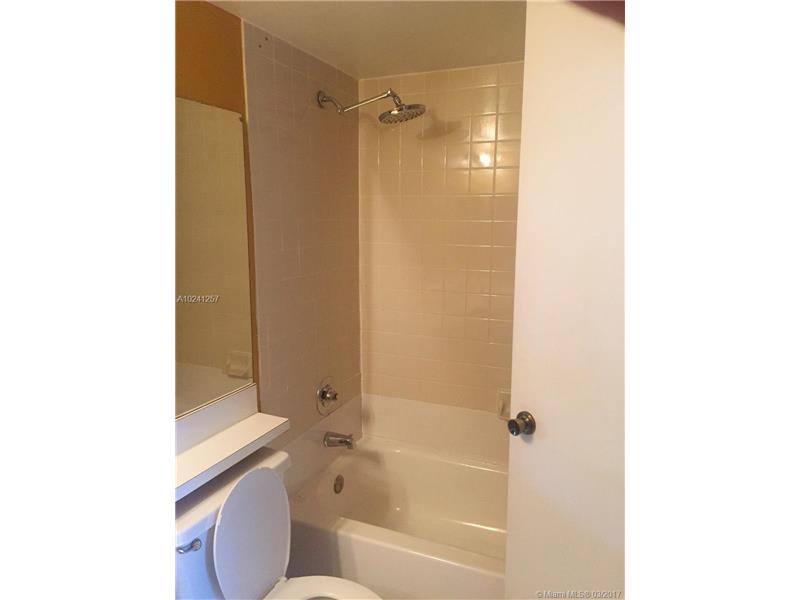 530 South Park Rd, Hollywood, FL 33021