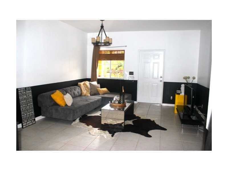 4802Washington St, Hollywood, FL 33021