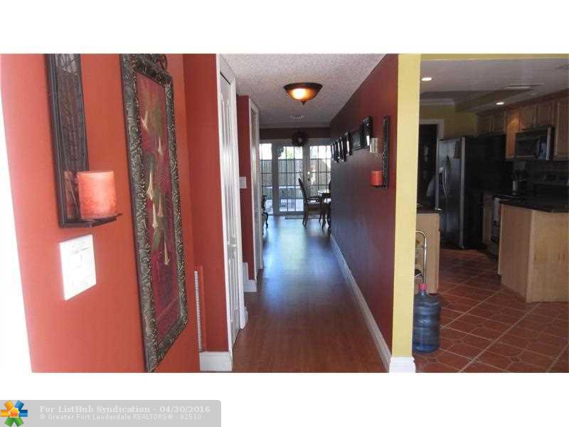 3331 Farragut St 8G, Hollywood, FL 33021