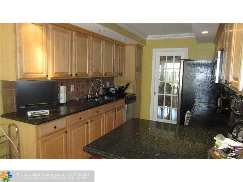 3331 Farragut St 8G, Hollywood, FL 33021