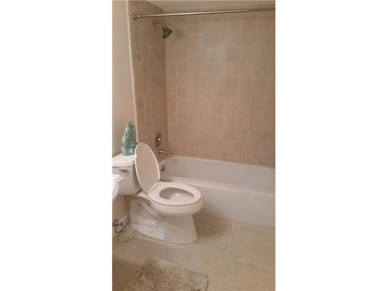 4800Hillcrest Ln, Hollywood, FL 33021