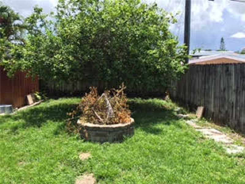 2712 Pine Tree Dr, Miramar, FL 33023