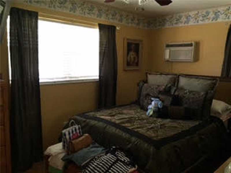 2712 Pine Tree Dr, Miramar, FL 33023