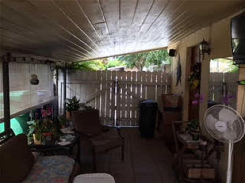 2712 Pine Tree Dr, Miramar, FL 33023