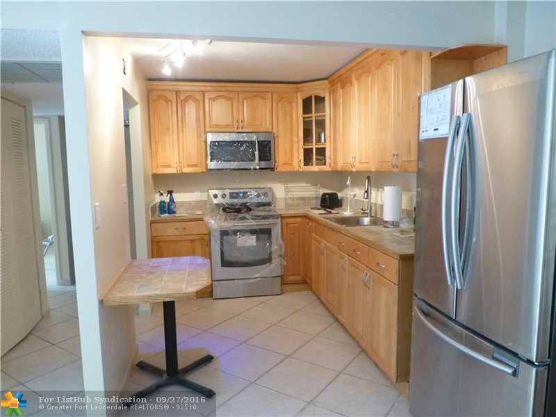 5759 WASHINGTON ST B24, Hollywood, FL 33023