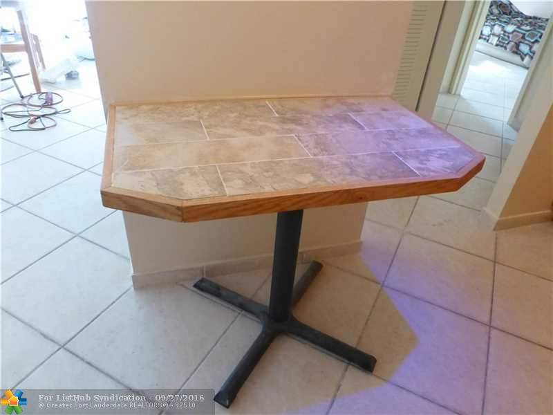 5759 WASHINGTON ST B24, Hollywood, FL 33023