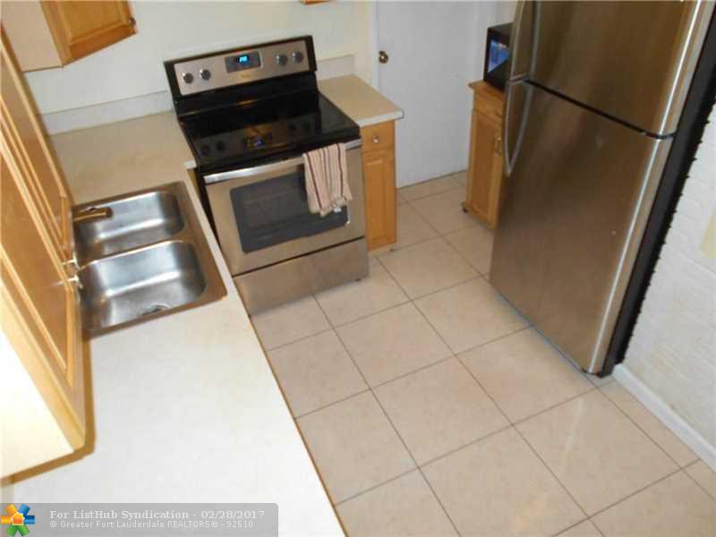 6670 Allen St, Hollywood, FL 33024