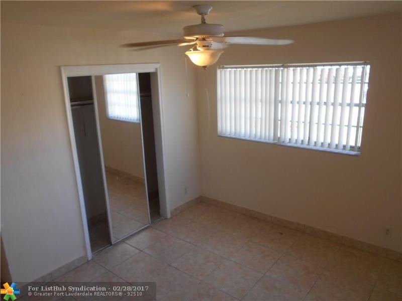6670 Allen St, Hollywood, FL 33024