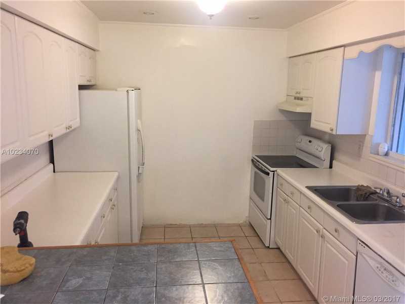8201 Northwest 15th St, Pembroke Pines, FL 33024