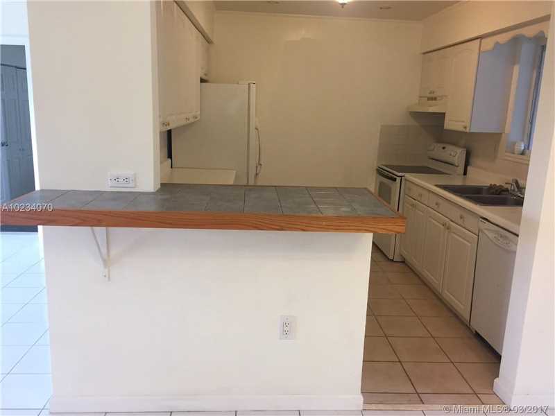 8201 Northwest 15th St, Pembroke Pines, FL 33024