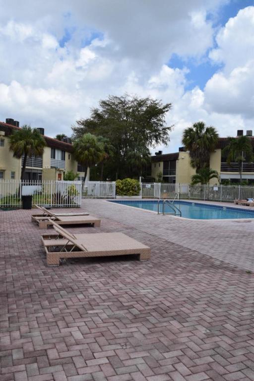 3777 NW 78th Avenue, Hollywood, FL 33024