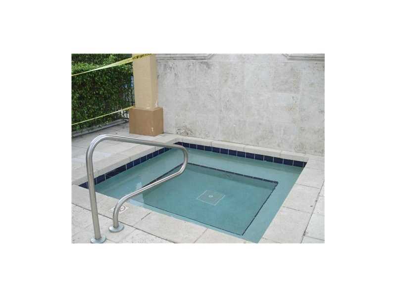 9640 Northwest 2ND ST, Pembroke Pines, FL 33024