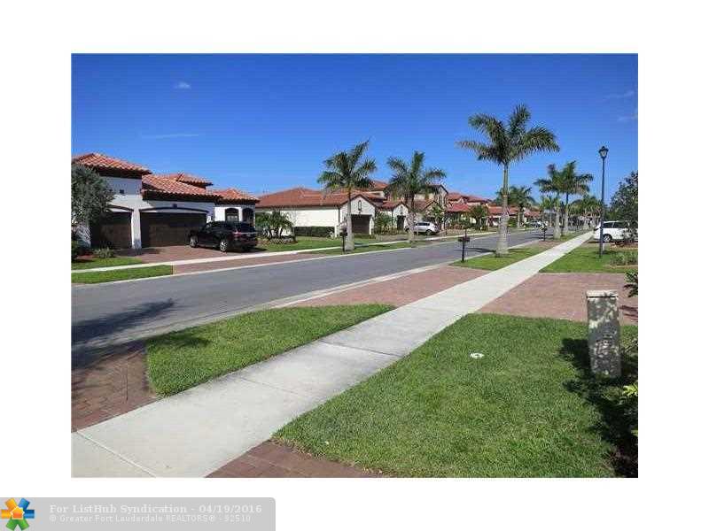 8756 NW 41ST ST, Cooper City, FL 33024