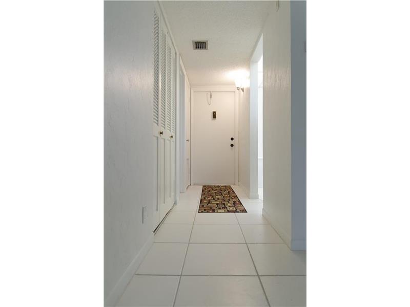 100 Ashbury Rd, Hollywood, FL 33024