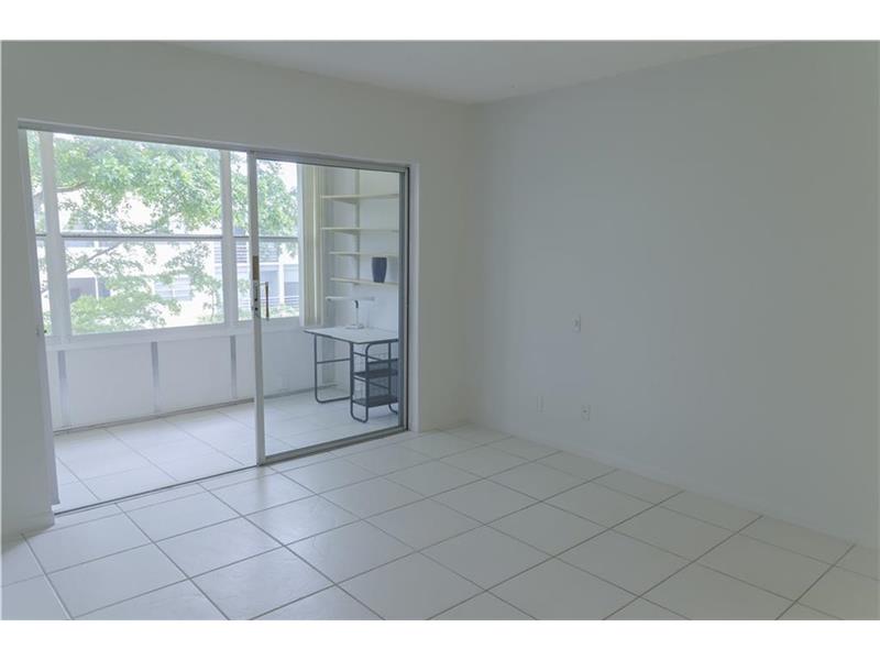100 Ashbury Rd, Hollywood, FL 33024