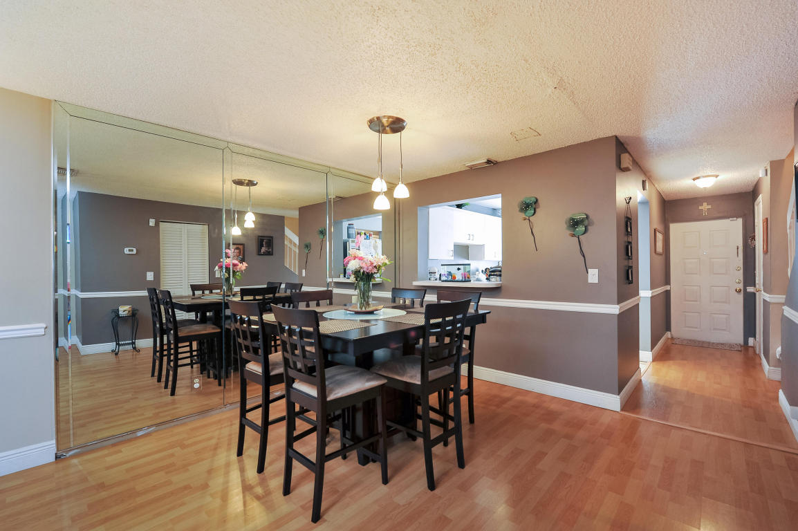 1171 NW 99th Terrace, Pembroke Pines, FL 33024