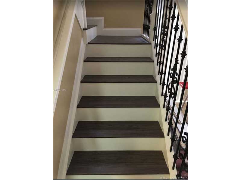 10675 Southwest 7th St, Pembroke Pines, FL 33025