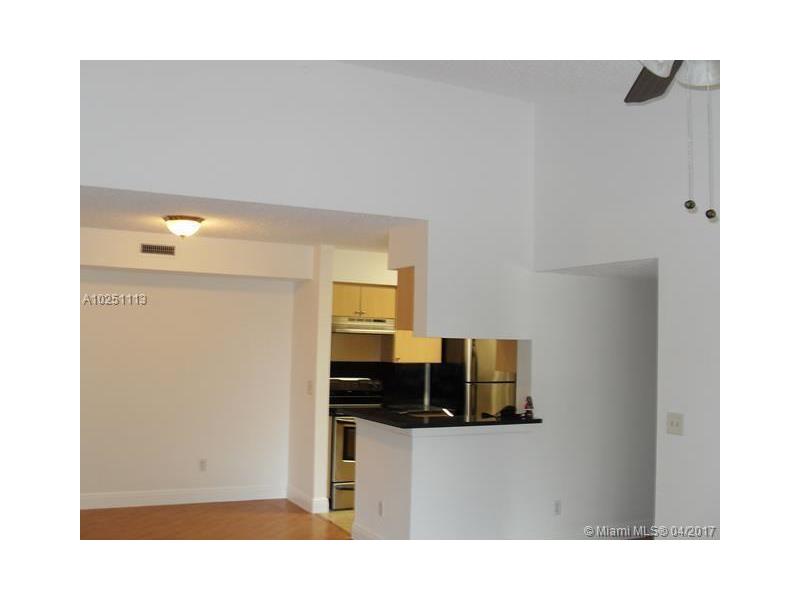 8343 Southwest 5th St, Pembroke Pines, FL 33025