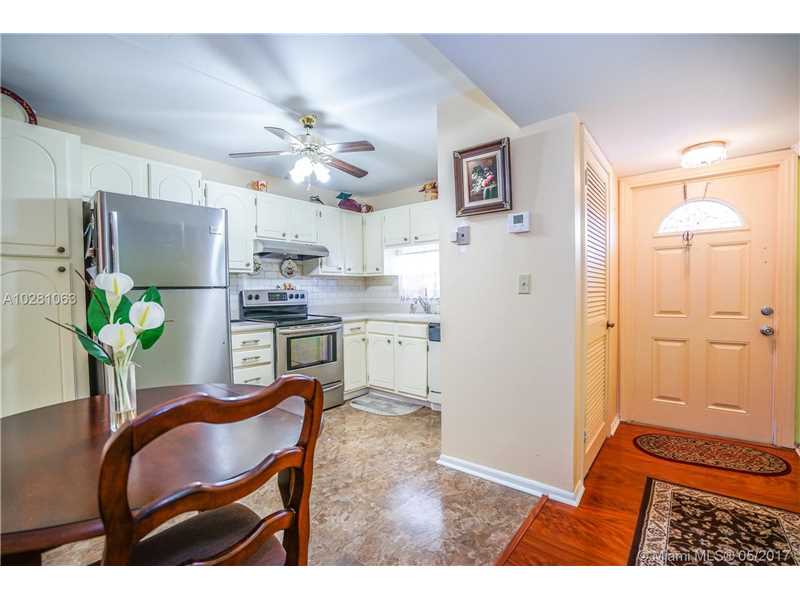 671 South Hollybrook Dr, Pembroke Pines, FL 33025
