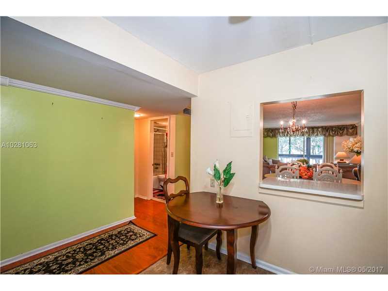 671 South Hollybrook Dr, Pembroke Pines, FL 33025
