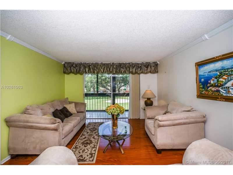 671 South Hollybrook Dr, Pembroke Pines, FL 33025