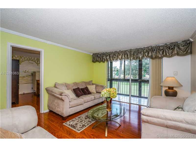671 South Hollybrook Dr, Pembroke Pines, FL 33025