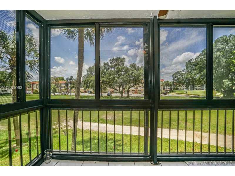 671 South Hollybrook Dr, Pembroke Pines, FL 33025