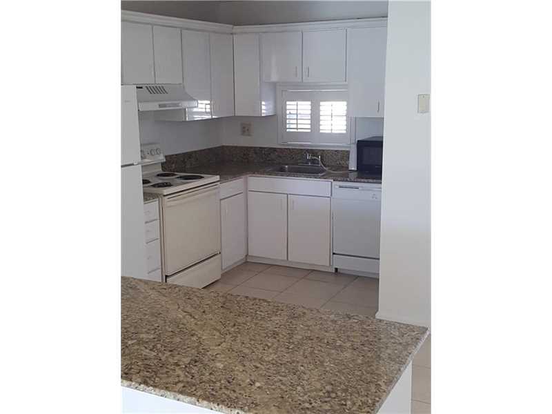9220 South HOLLYBROOK LAKE DR, Pembroke Pines, FL 33025