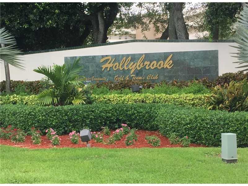 9520 South Hollybrook Lake Dr, Pembroke Pines, FL 33025