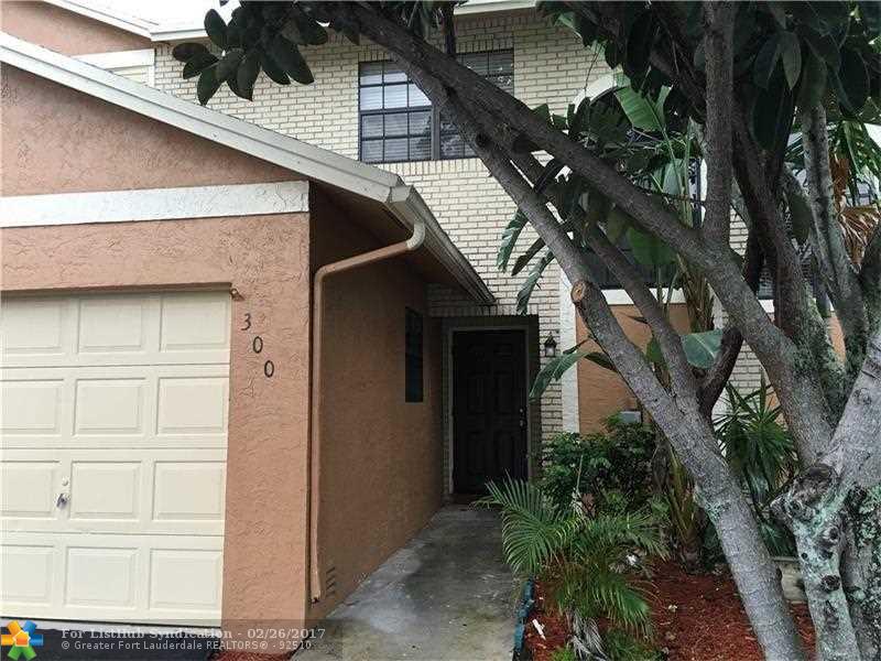 300 NW 106th Ter 300, Pembroke Pines, FL 33026