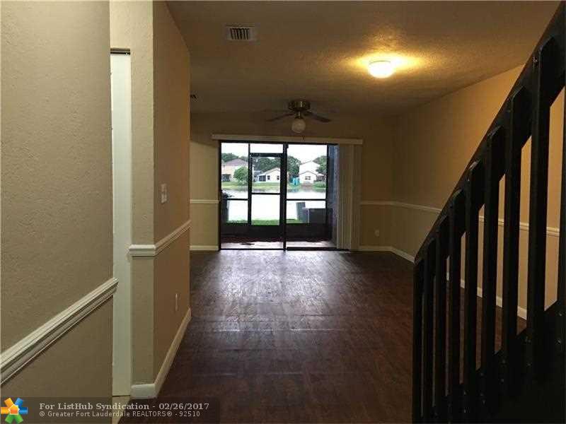 300 NW 106th Ter 300, Pembroke Pines, FL 33026