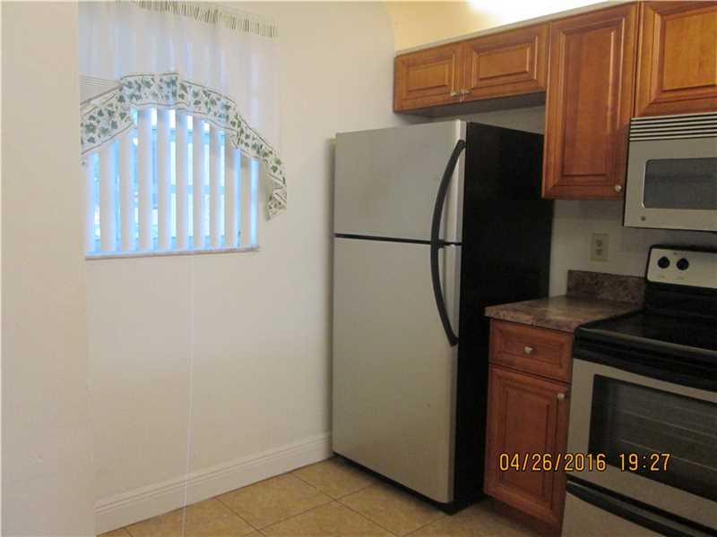 10449 Northwest 8th St, Pembroke Pines, FL 33026