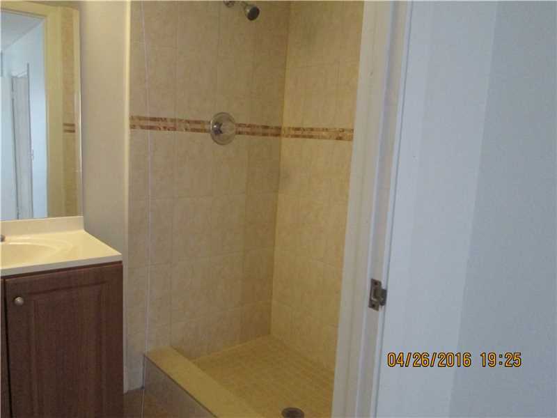 10449 Northwest 8th St, Pembroke Pines, FL 33026