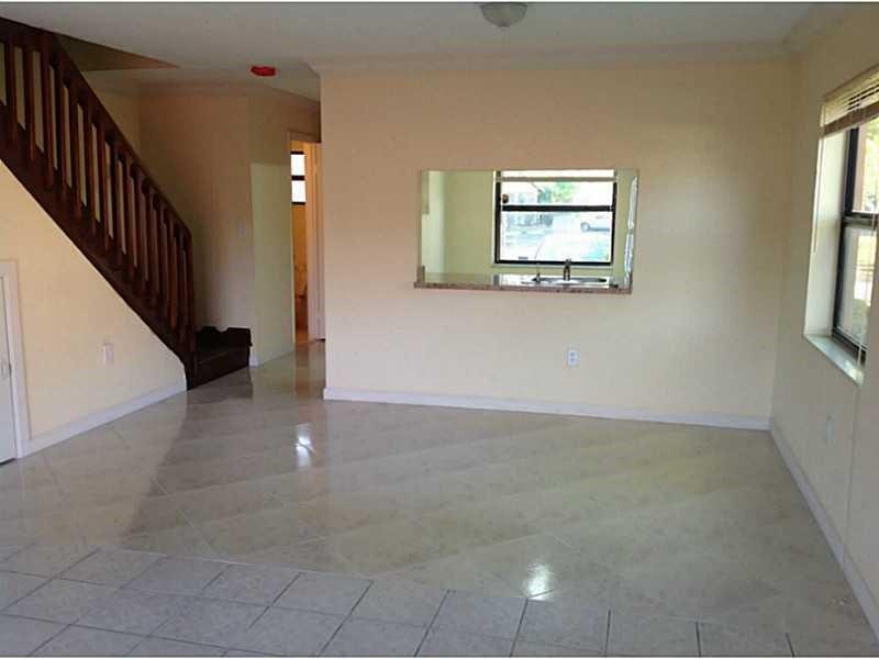10527 Northwest 8th ST, Pembroke Pines, FL 33026